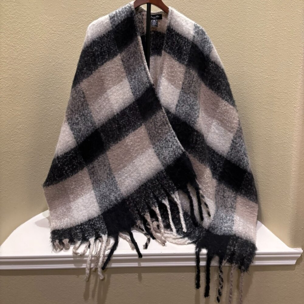 🩵Poncho Shrug Cape Marcus Adler New York Plaid One Size Fits All